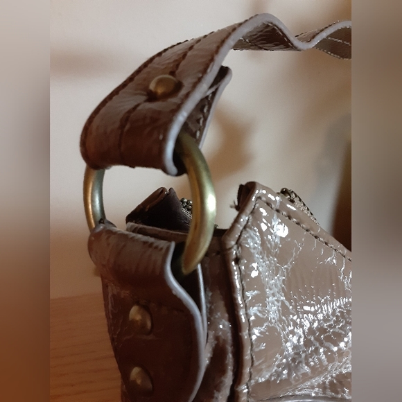 Naturalizer Shiny Faux Patent Leather Light Tan Taupe Handbag Purse - Picture 3 of 16